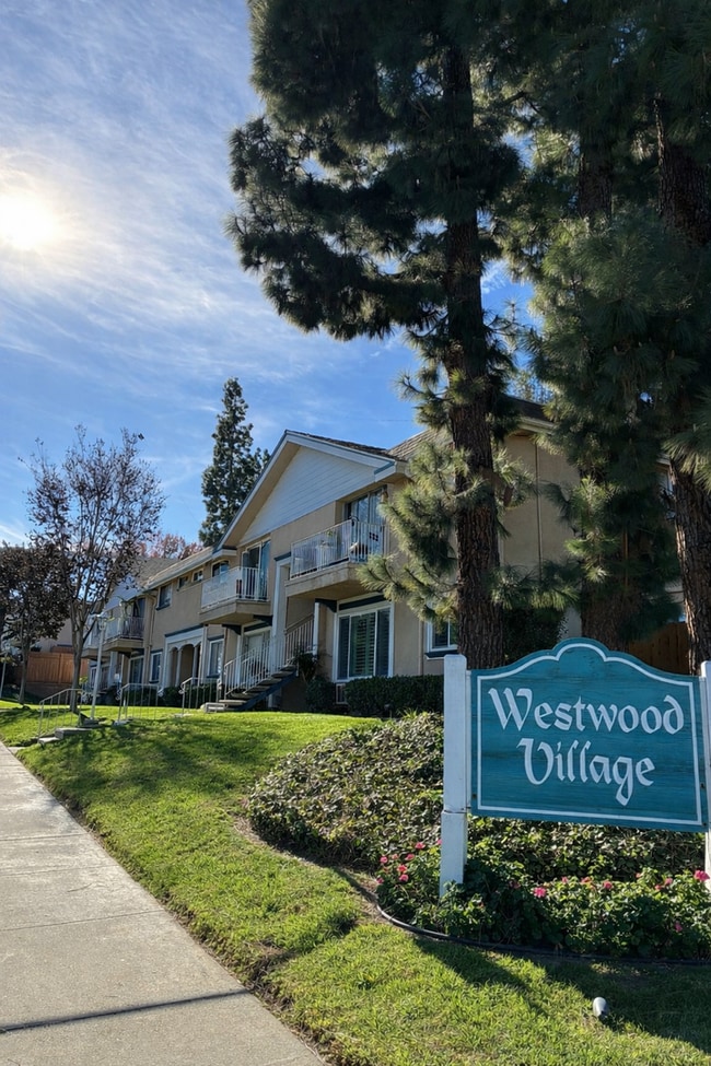 Photo - 1 Bed / 1 Bath Condo for Lease – Walk to Downtown La Mesa! Unit 127