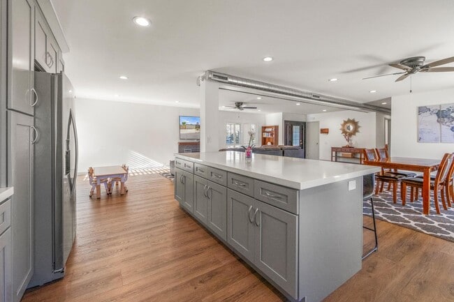 Photo - 1558 Wakefield Ave