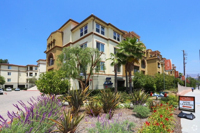 Building Photo - Sofi at Topanga Canyon