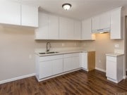 Kitchen, includes stove - 882 Euclid N Ave Unit A