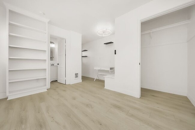 Photo - 731 Zanzibar Ct Unit #B