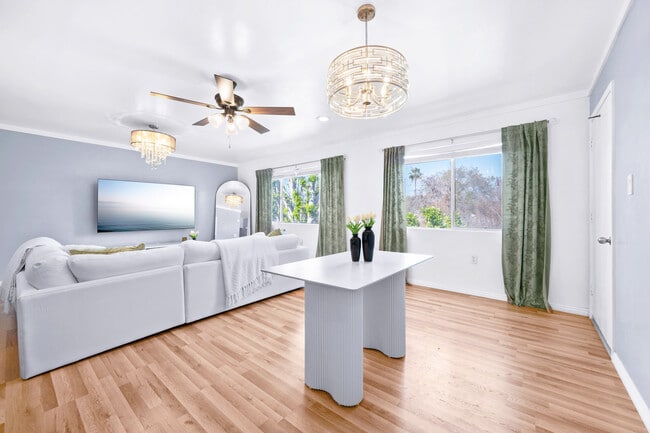 Dining Room - 12801 Moorpark St Unit 308