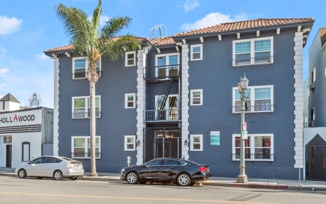Building Photo - 6358 Yucca St Unit 104