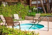 Spa - Huntington Continental Apartments