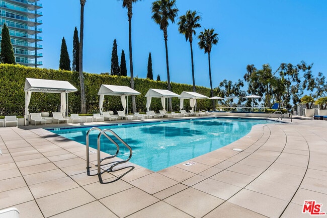 Building Photo - 13700 Marina Pointe Dr Unit 1626