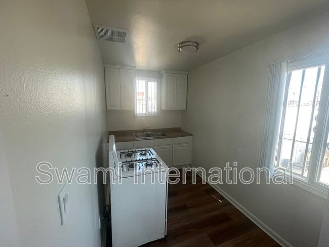 Photo - 9449 Normandie Ave