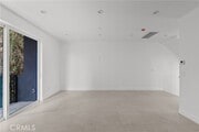 Photo - 13944 Vanowen St