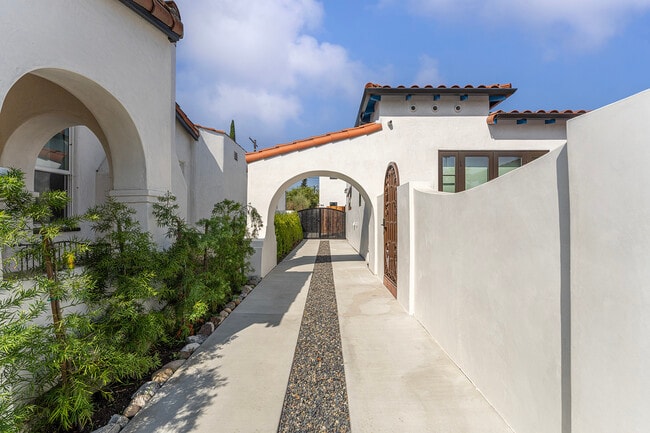 Photo - 1765 S Crescent Heights Blvd