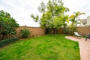 Photo - 6655 Hollycrest Ct House