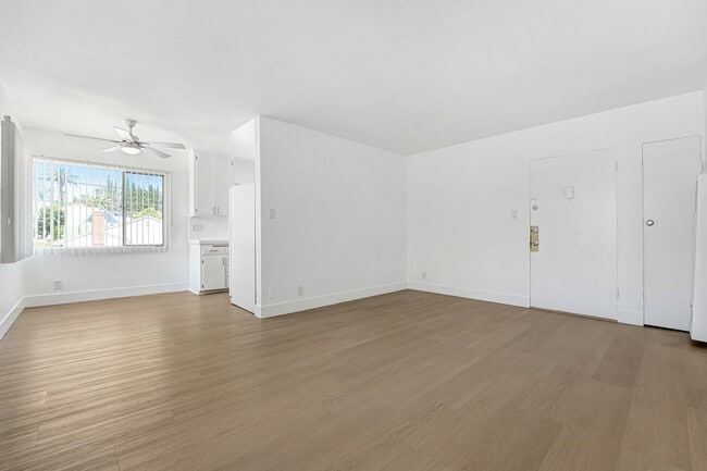 Photo - 10250 Palms Blvd Unit 10270-3
