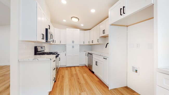 Photo - 3036 Coolidge Ave Unit 61