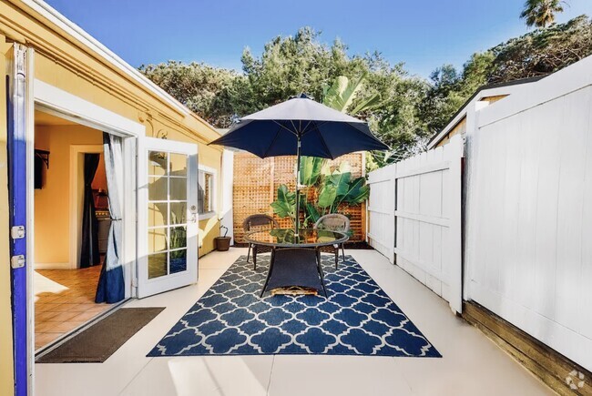 Private, gated patio entrance - 2015 Bacon St Rental