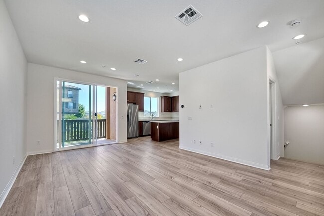 Photo - Available Now! 3 Story Townhome - New Construction!!