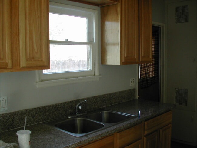 Photo - 654 Loranne Ave