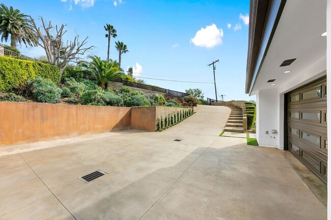 Photo - 27091 Sea Vista Dr