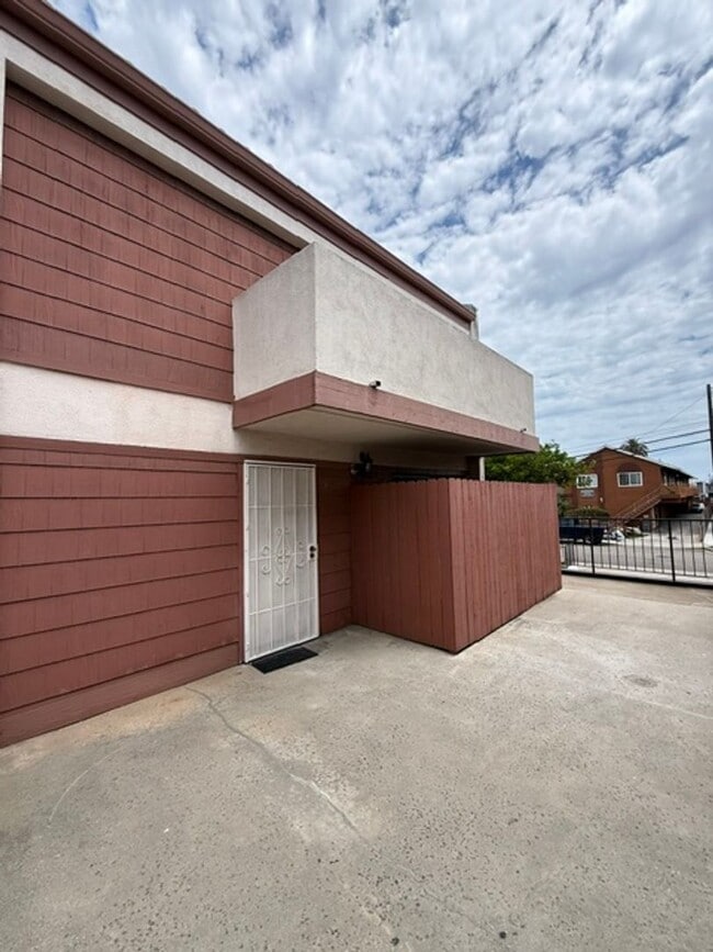 Building Photo - 1835 W 145th St