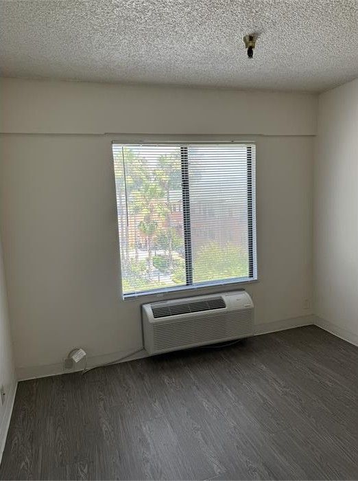 Photo - 363 E Gilbert St