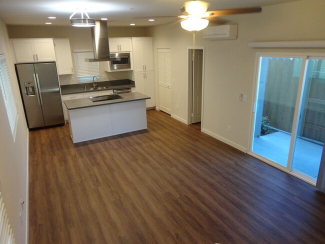 Photo - Move in Special!! 1/2 off 1st Month's Rent!! Unit 4655 #1