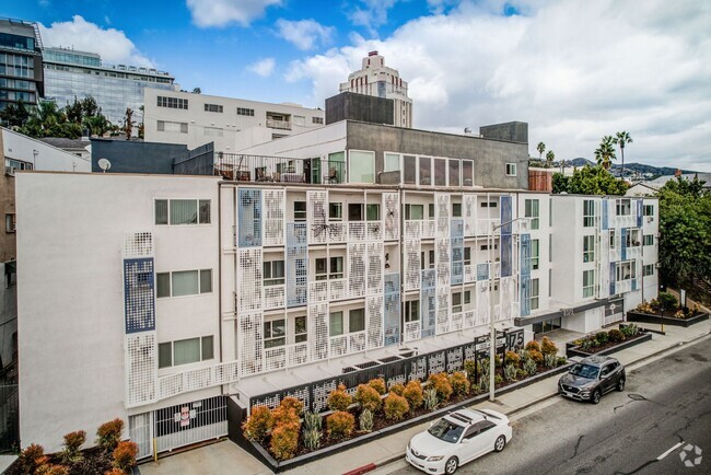 Building Photo - 8375 Fountain Ave Rental