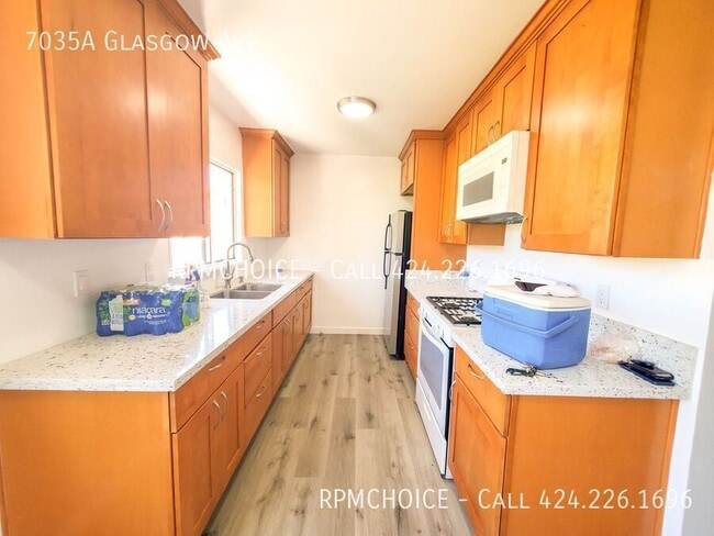 Photo - 7035A Glasgow Ave