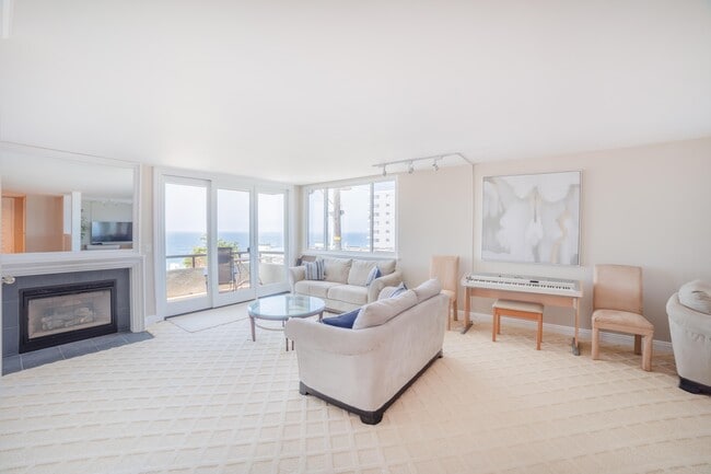 Photo - 1007 S Catalina Ave Unit 210