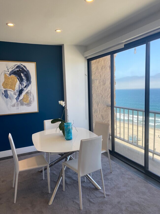 Photo - 727 Esplanade Unit 304