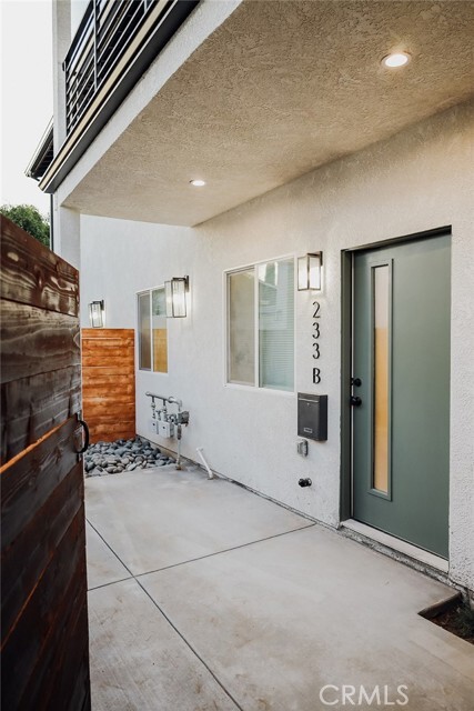 Photo - 233 E 25th St Townhome