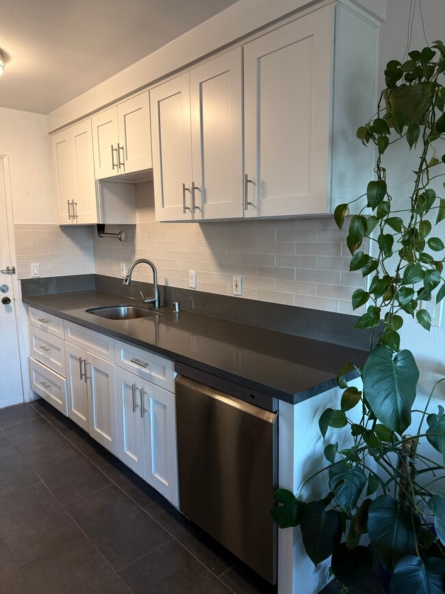 Photo - 525 N Sycamore Ave Unit 426