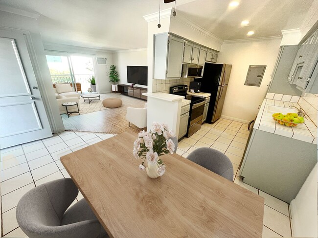 Photo - 9612 Lucerne Ave