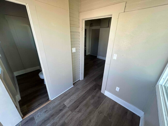 Photo - 411 W Chestnut Ave Unit B