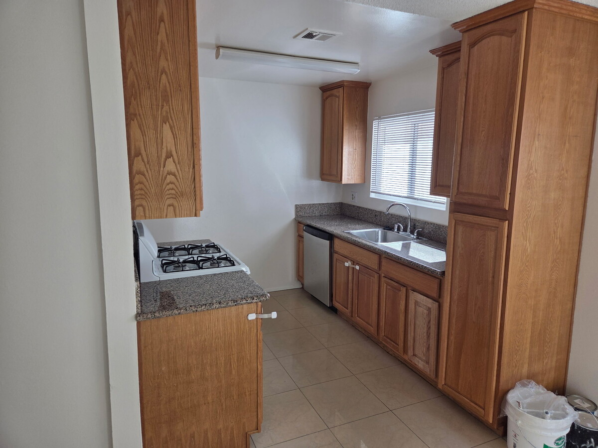 Photo - 3947 W 178th St Unit 3