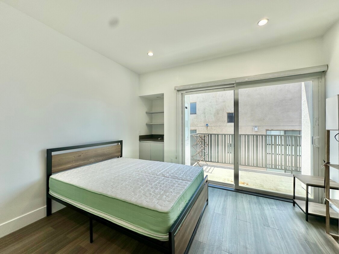 Floor Plan - 4 Bed 3 Bath - 1292 sqft