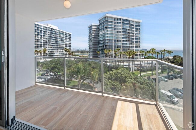 Building Photo - 1830 Avenida Del Mundo Unit 612 Rental