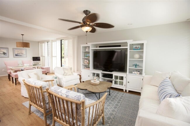 Photo - 675 S Sierra Ave