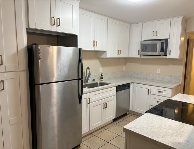 Photo - 550 Graves Ave Unit 21