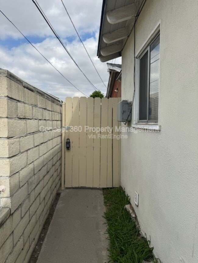 Photo - 2425 W Cameron St Unit A