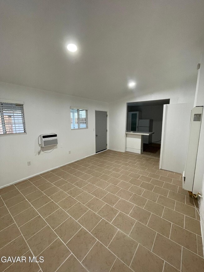 Photo - 369 E Avenue R4