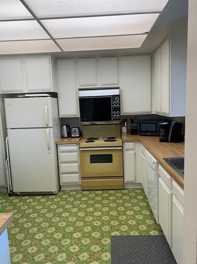 Photo - AT THE BEACH! 3 Bedroom + 2 Bathroom Condo... Unit 215