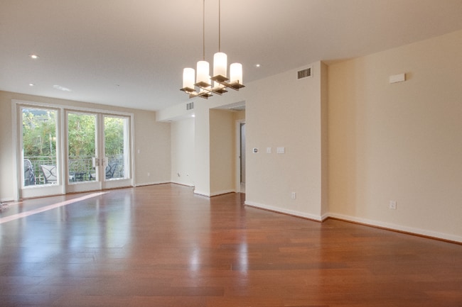 Photo - 5410 La Jolla Blvd Unit 208