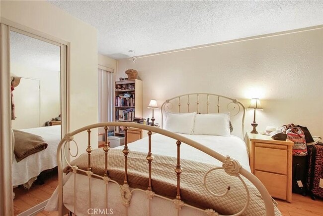 Photo - 1000 W MacArthur Blvd