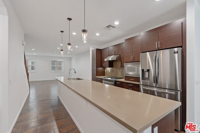 Photo - 1558 W Artesia Square Unit C