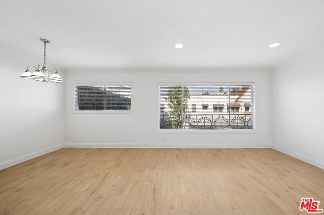 Photo - 133 N Swall Dr Unit 203