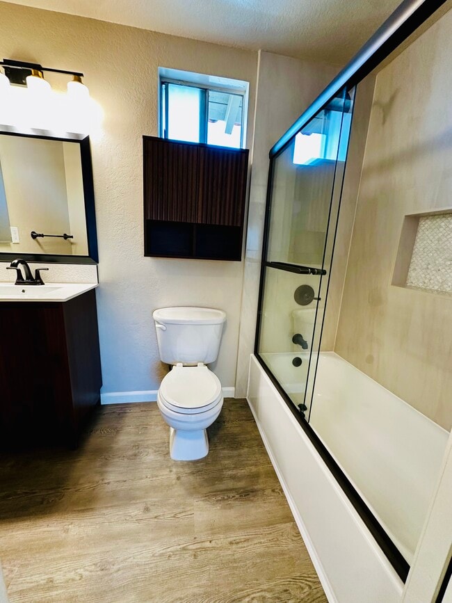 Photo - 16752 Lynn Ln