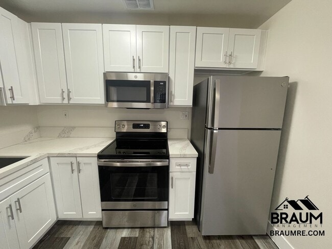 Photo - 5611 Fulcher Ave Unit 14