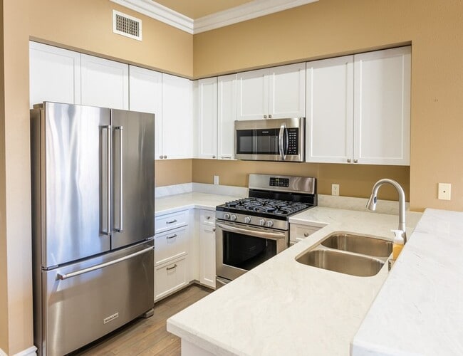 Photo - Gaslamp City Square Condo  2 bed 2 bath, top floor, corner unit VIEWS Unit 705