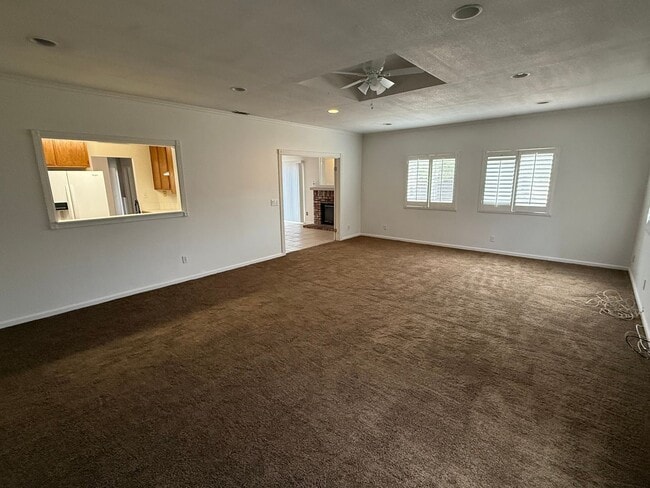 Photo - Hesperia Home, 3 Bedroom's, 2 Bathrooms, New paint, New Carpet,