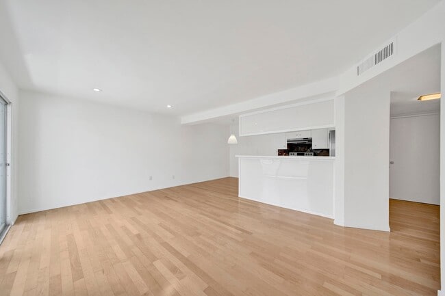 Photo - 7767 Hollywood Blvd Unit 203