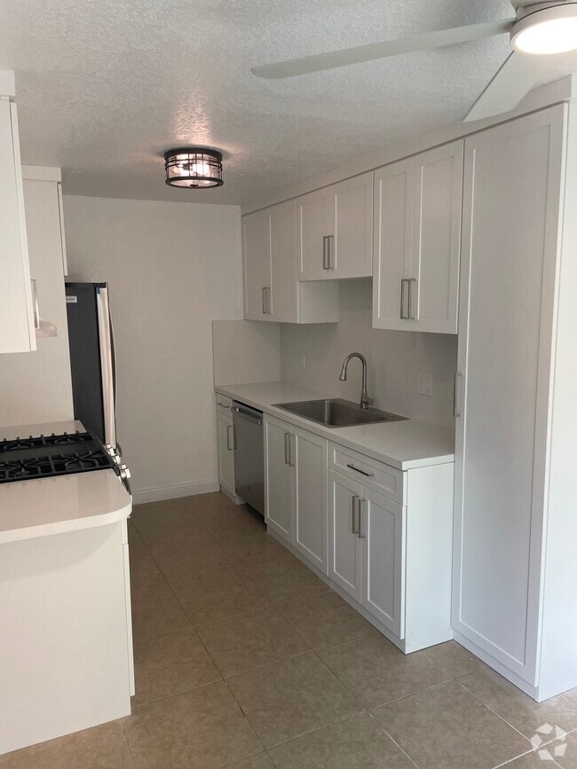 Building Photo - 1710 California St Unit 1710 California #3 Rental