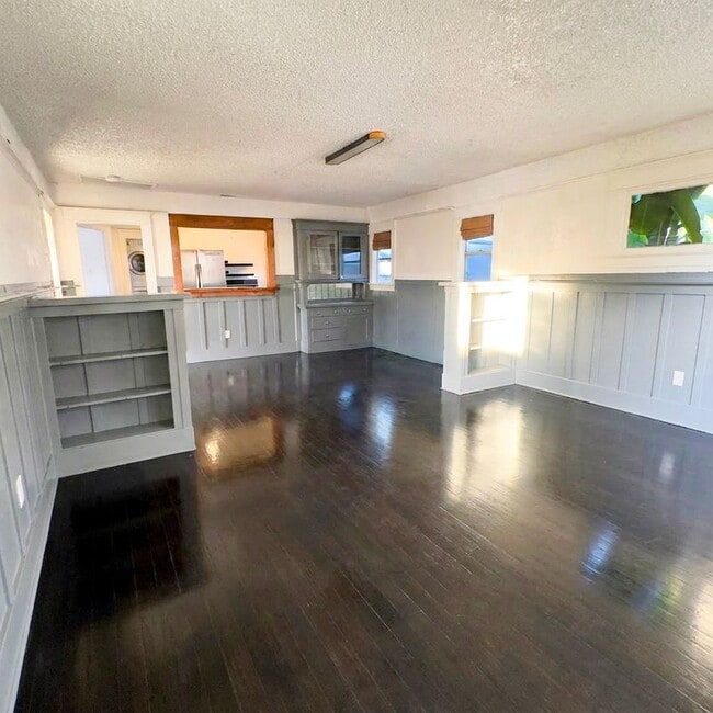 Photo - 1661 W 36th Pl