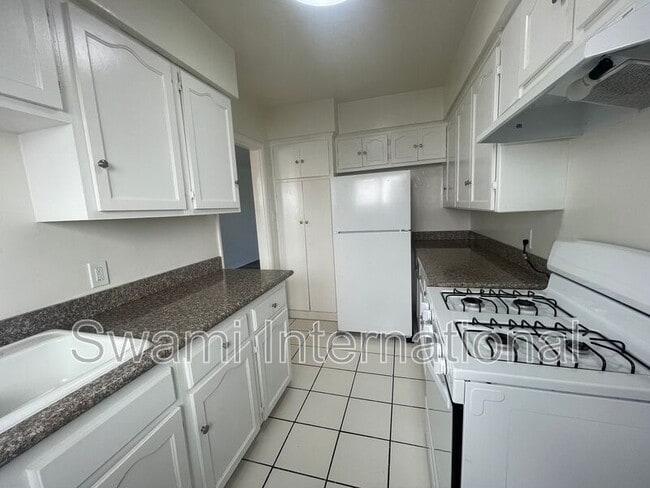 Photo - 622 1/2 E 97th Unit 1